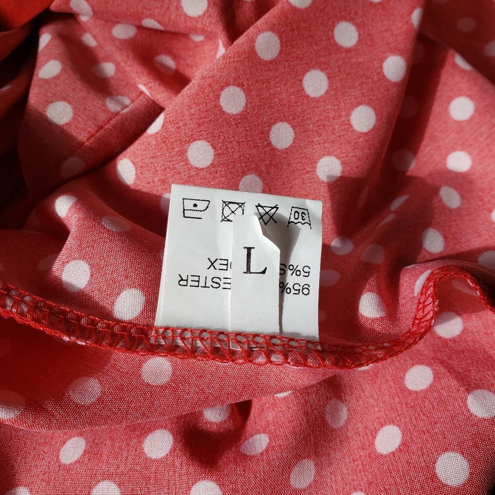 Red polka dot button up vintage-inspired dress - Picture 7 of 7